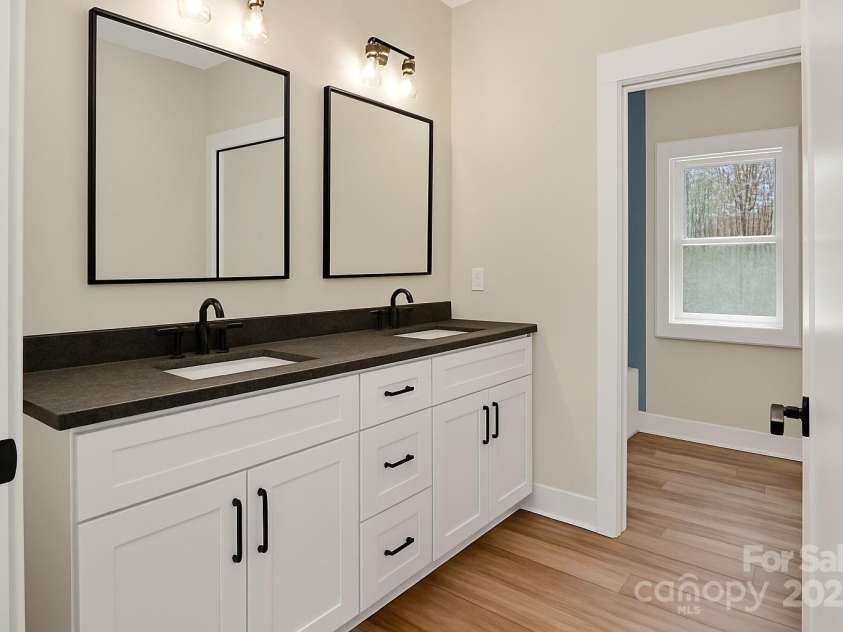 51 Windsor Drive, Taylorsville, NC 28681.  MLS# CAR4325749, YatesRealty ID 3325. 2nd Floor Bathroom