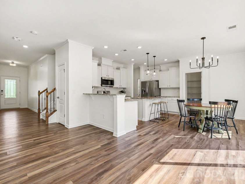 1648 Trentwood Drive, Fort Mill, SC 29715.  MLS# CAR4394404, YatesRealty ID 33250. Light-filled kitchen and breakfast area