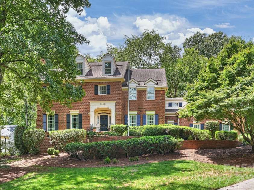 6820 Aronomink Drive, Charlotte, NC 28210.  MLS# CAR4292240, YatesRealty ID 33250. 