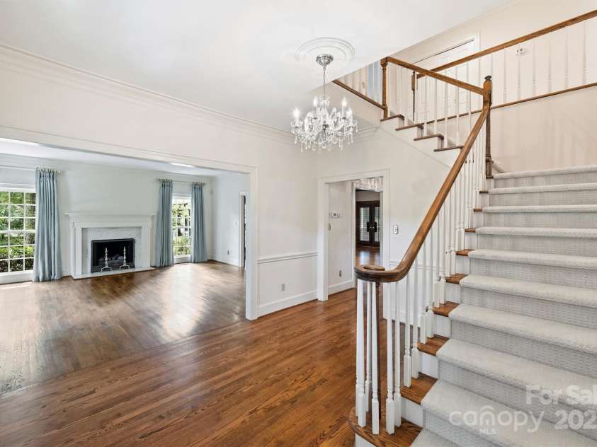 6820 Aronomink Drive, Charlotte, NC 28210.  MLS# CAR4292240, YatesRealty ID 33250. 