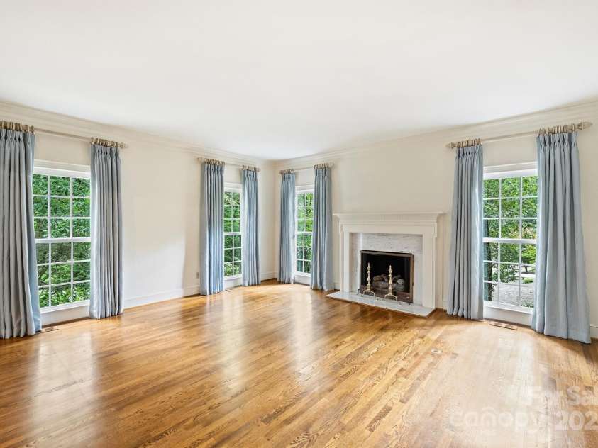 6820 Aronomink Drive, Charlotte, NC 28210.  MLS# CAR4292240, YatesRealty ID 33250. 