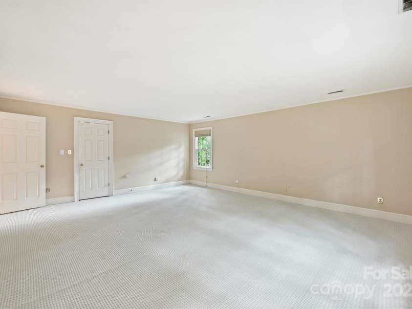 6820 Aronomink Drive, Charlotte, NC 28210.  MLS# CAR4292240, YatesRealty ID 33250. 
