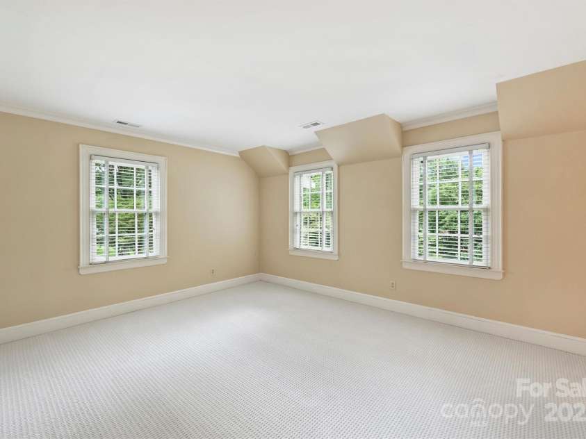6820 Aronomink Drive, Charlotte, NC 28210.  MLS# CAR4292240, YatesRealty ID 33250. 
