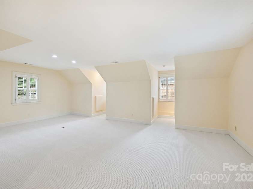 6820 Aronomink Drive, Charlotte, NC 28210.  MLS# CAR4292240, YatesRealty ID 33250. 