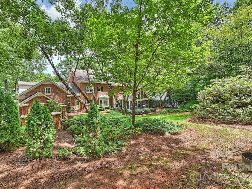 6820 Aronomink Drive, Charlotte, NC 28210.  MLS# CAR4292240, YatesRealty ID 33250. 