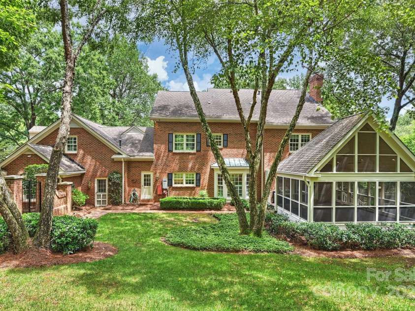 6820 Aronomink Drive, Charlotte, NC 28210.  MLS# CAR4292240, YatesRealty ID 33250. 