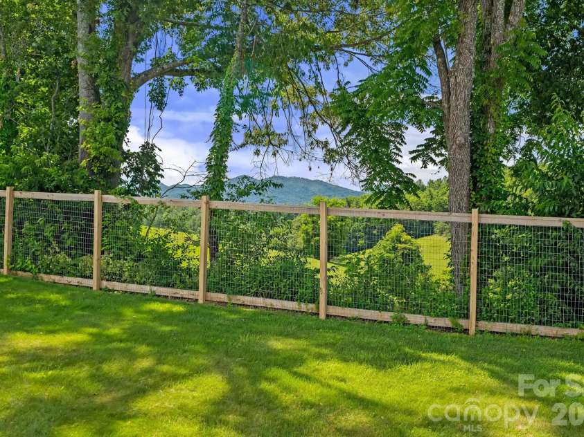 395 Spring Drive, Mars Hill, NC 28754.  MLS# CAR4394576, YatesRealty ID 33251. 