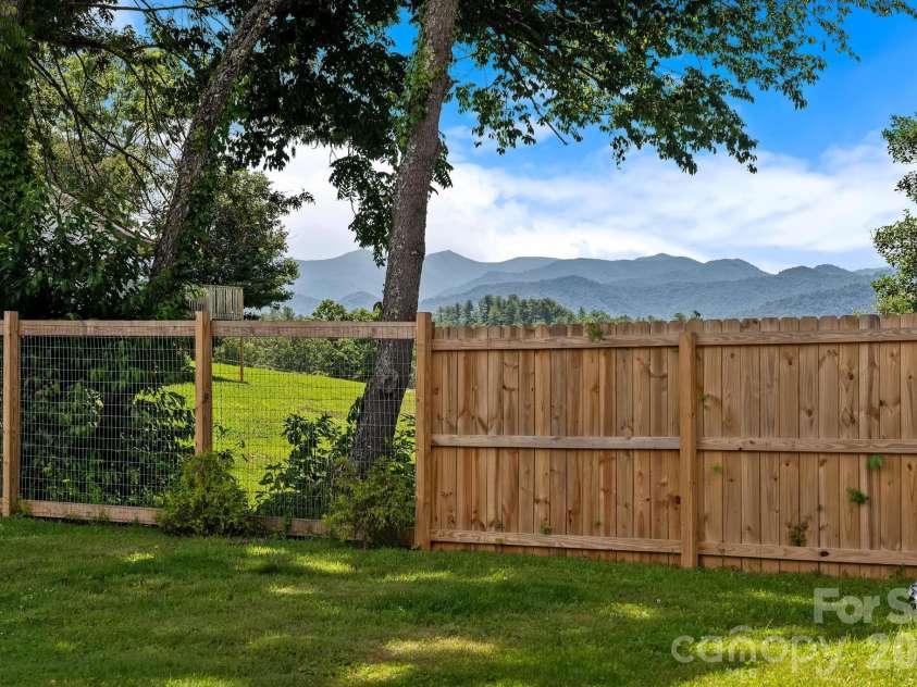 395 Spring Drive, Mars Hill, NC 28754.  MLS# CAR4394576, YatesRealty ID 33251. 