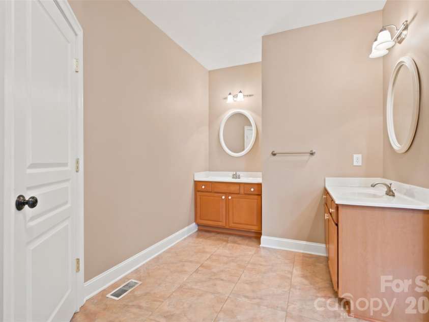 619 Laurel Valley Way, Salisbury, NC 28144.  MLS# CAR4394808, YatesRealty ID 33252. 