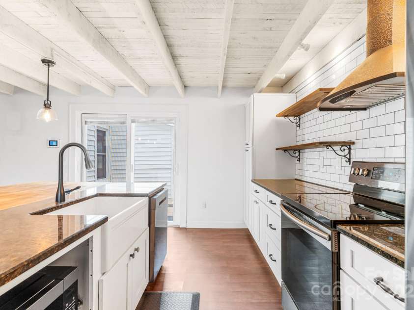 761 Main Street, Canton, NC 28716.  MLS# CAR4281762, YatesRealty ID 33252. Stainless steel appliances