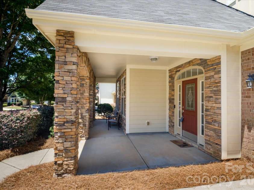 8929 Carneros Creek Road, Charlotte, NC 28214.  MLS# CAR4393961, YatesRealty ID 33253. 