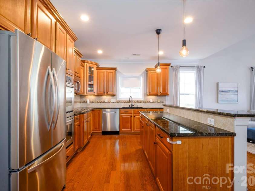 8929 Carneros Creek Road, Charlotte, NC 28214.  MLS# CAR4393961, YatesRealty ID 33253. Kitchen