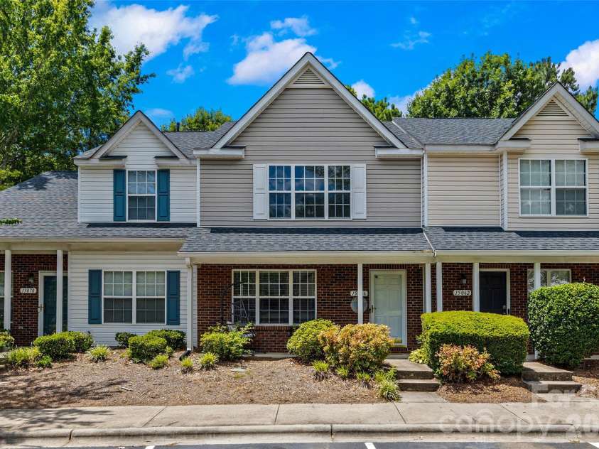 15066 Deshler Court, Charlotte, NC 28273.  MLS# CAR4393832, YatesRealty ID 33254. 