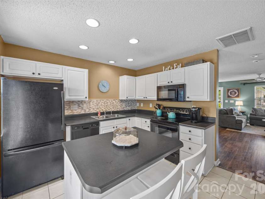 15066 Deshler Court, Charlotte, NC 28273.  MLS# CAR4393832, YatesRealty ID 33254. 