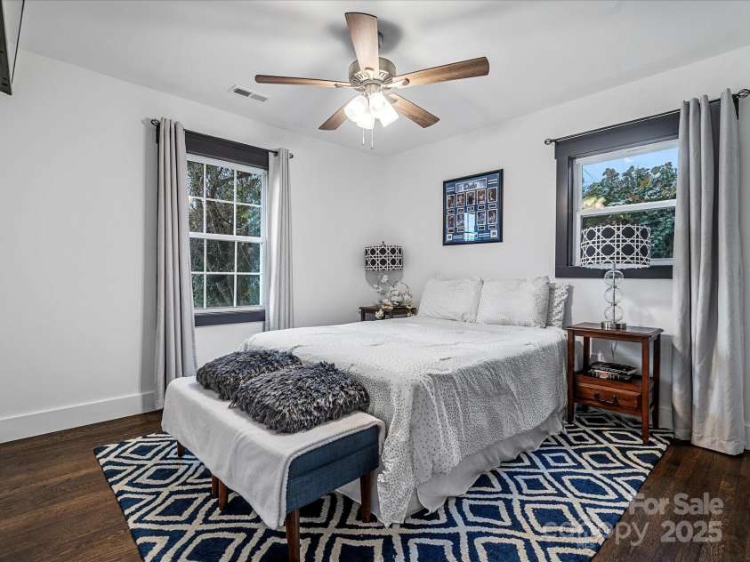 2627 Old North Sharon amity Road, Charlotte, NC 28205.  MLS# CAR4276372, YatesRealty ID 33255. 