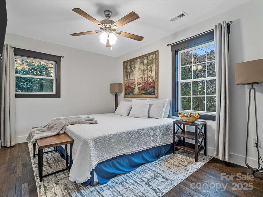 2627 Old North Sharon amity Road, Charlotte, NC 28205.  MLS# CAR4276372, YatesRealty ID 33255. 