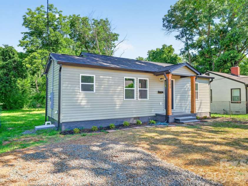 822 Arlington Avenue, Rock Hill, SC 29730.  MLS# CAR4394929, YatesRealty ID 33255. 
