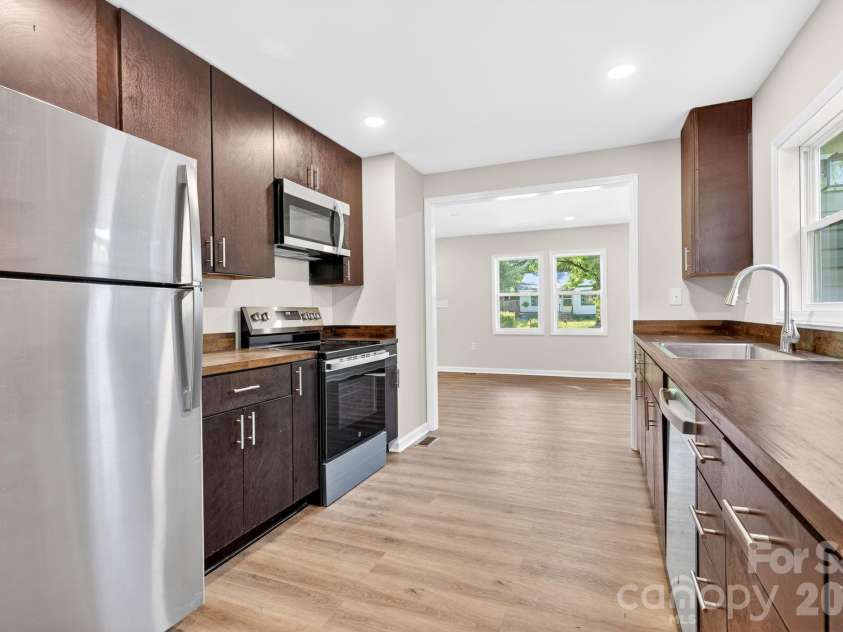 822 Arlington Avenue, Rock Hill, SC 29730.  MLS# CAR4394929, YatesRealty ID 33255. 