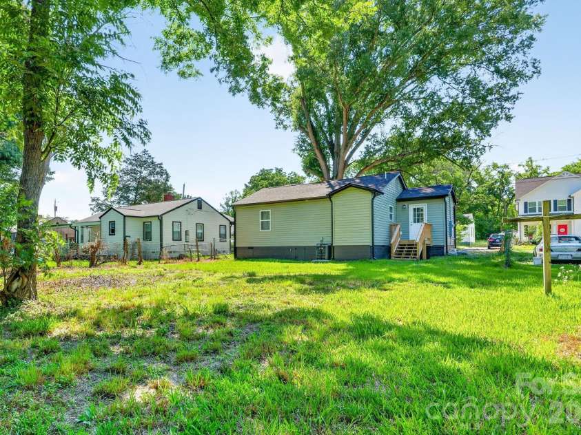 822 Arlington Avenue, Rock Hill, SC 29730.  MLS# CAR4394929, YatesRealty ID 33255. 