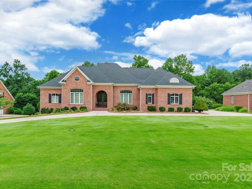 2665 Claxton Drive, Rock Hill, SC 29732.  MLS# CAR4289837, YatesRealty ID 33256. 
