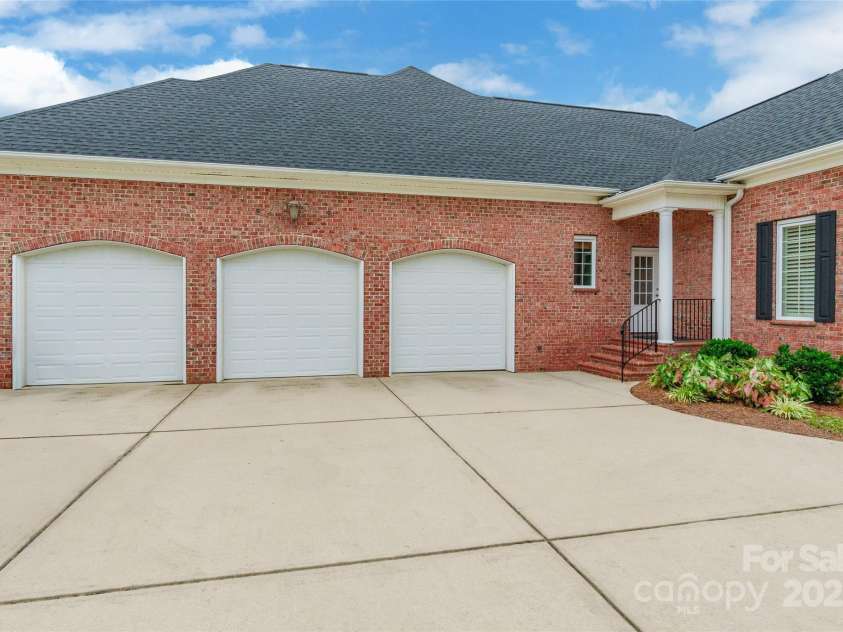 2665 Claxton Drive, Rock Hill, SC 29732.  MLS# CAR4289837, YatesRealty ID 33256. 