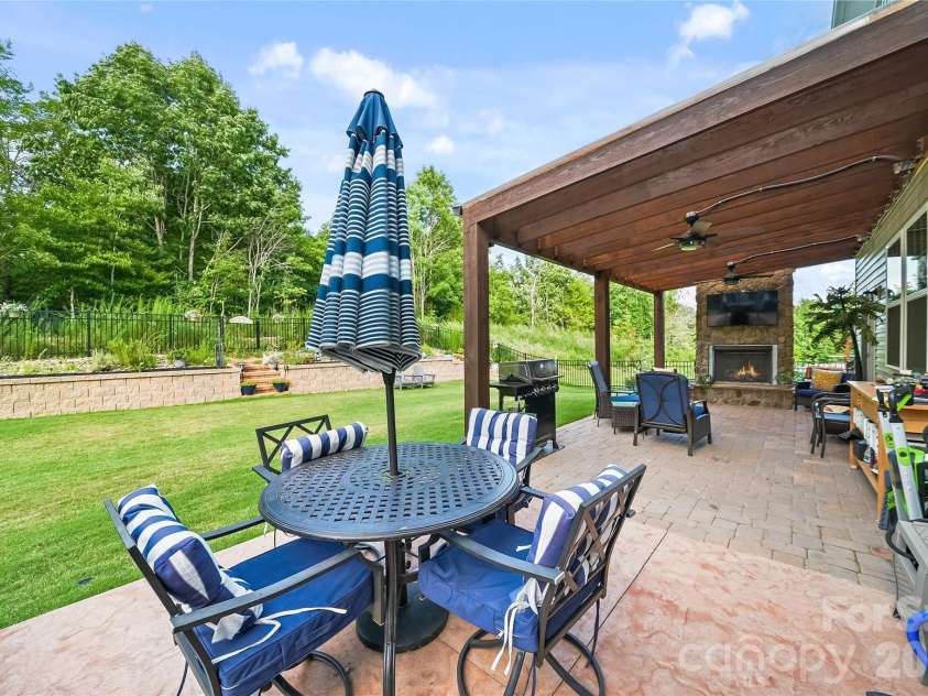 386 Kennerly Center Drive, Mooresville, NC 28115.  MLS# CAR4394230, YatesRealty ID 33256. 