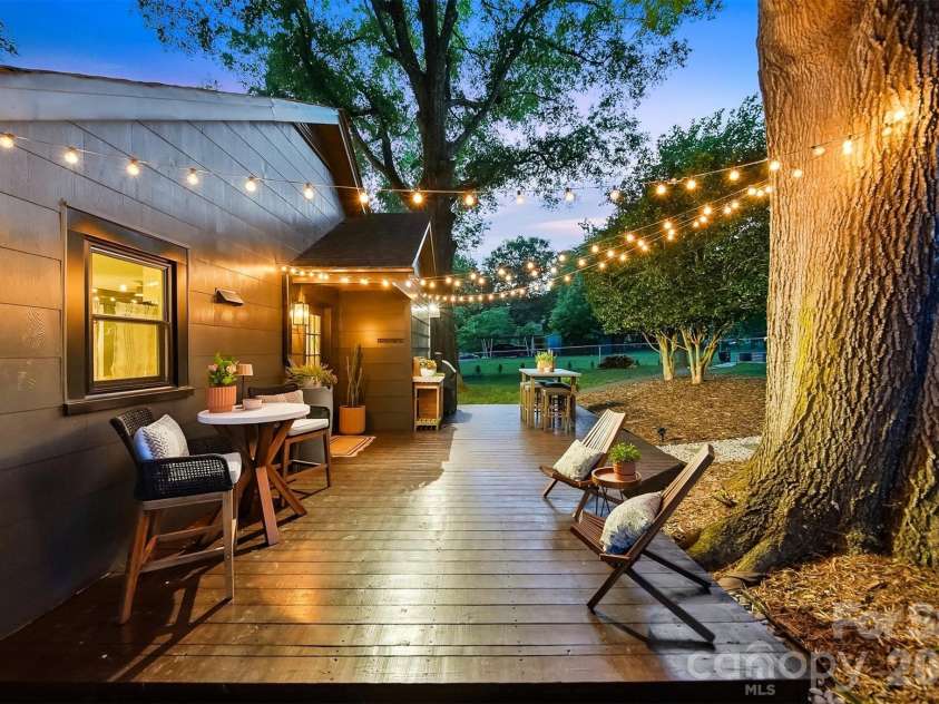504 6th Street, Newton, NC 28658.  MLS# CAR4395019, YatesRealty ID 33257. 