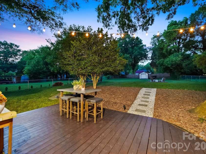 504 6th Street, Newton, NC 28658.  MLS# CAR4395019, YatesRealty ID 33257. 