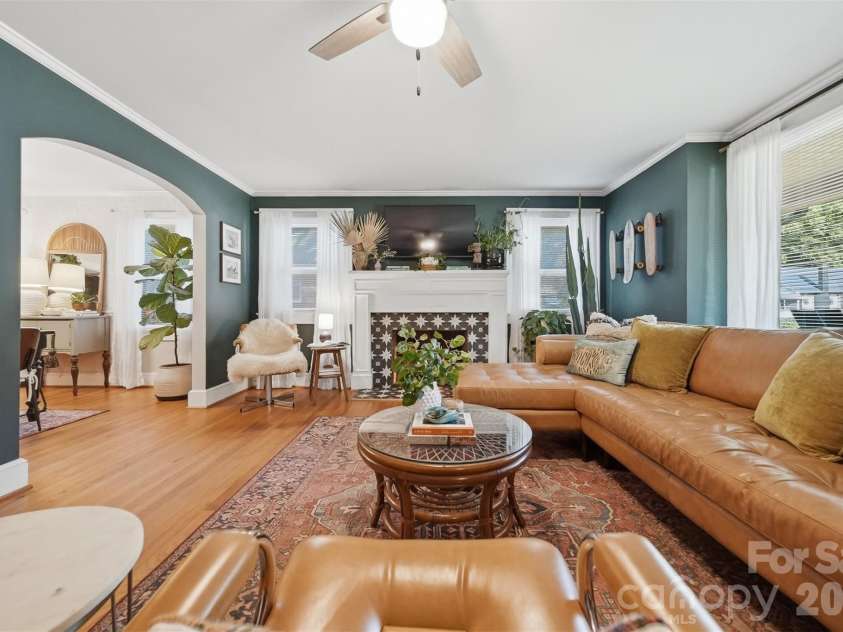 504 6th Street, Newton, NC 28658.  MLS# CAR4395019, YatesRealty ID 33257. 