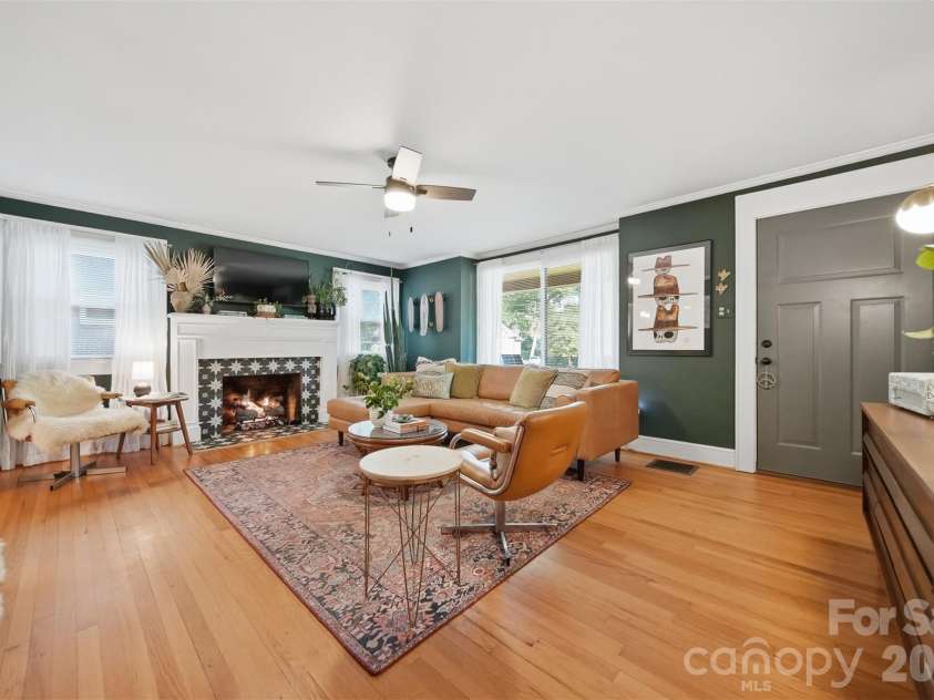 504 6th Street, Newton, NC 28658.  MLS# CAR4395019, YatesRealty ID 33257. 