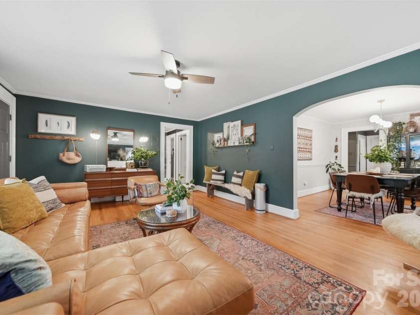 504 6th Street, Newton, NC 28658.  MLS# CAR4395019, YatesRealty ID 33257. 