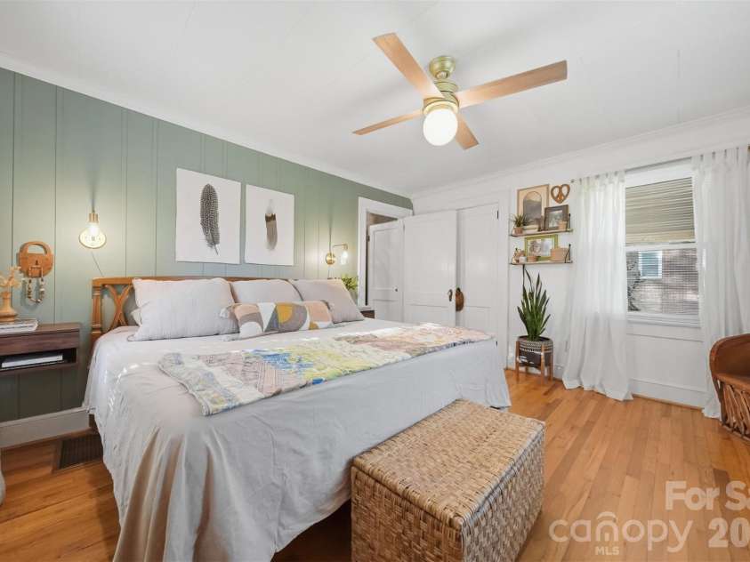 504 6th Street, Newton, NC 28658.  MLS# CAR4395019, YatesRealty ID 33257. Primary Bedroom