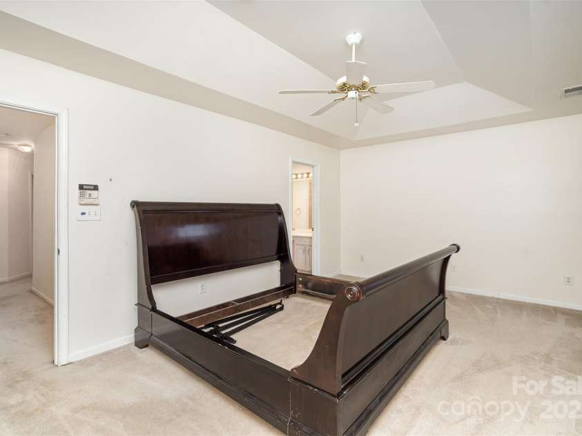 9935 Gray Dove Court, Charlotte, NC 28216.  MLS# CAR4285721, YatesRealty ID 33257. 