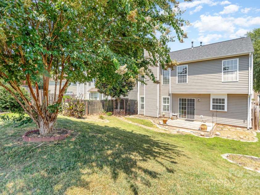 9935 Gray Dove Court, Charlotte, NC 28216.  MLS# CAR4285721, YatesRealty ID 33257. 