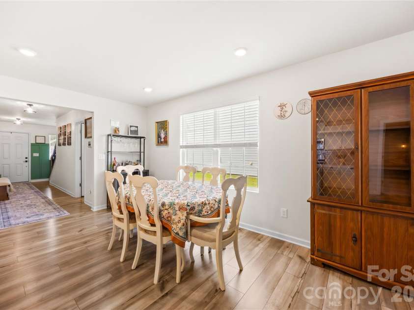 120 Hanging Rock Trail, Statesville, NC 28625.  MLS# CAR4389254, YatesRealty ID 33259. 