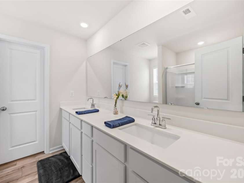 120 Hanging Rock Trail, Statesville, NC 28625.  MLS# CAR4389254, YatesRealty ID 33259. 