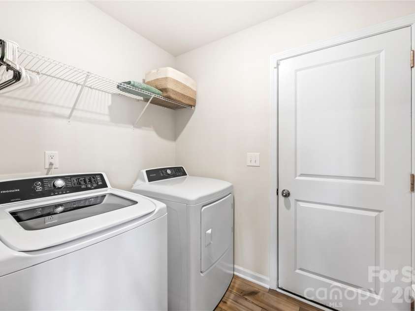 120 Hanging Rock Trail, Statesville, NC 28625.  MLS# CAR4389254, YatesRealty ID 33259. 
