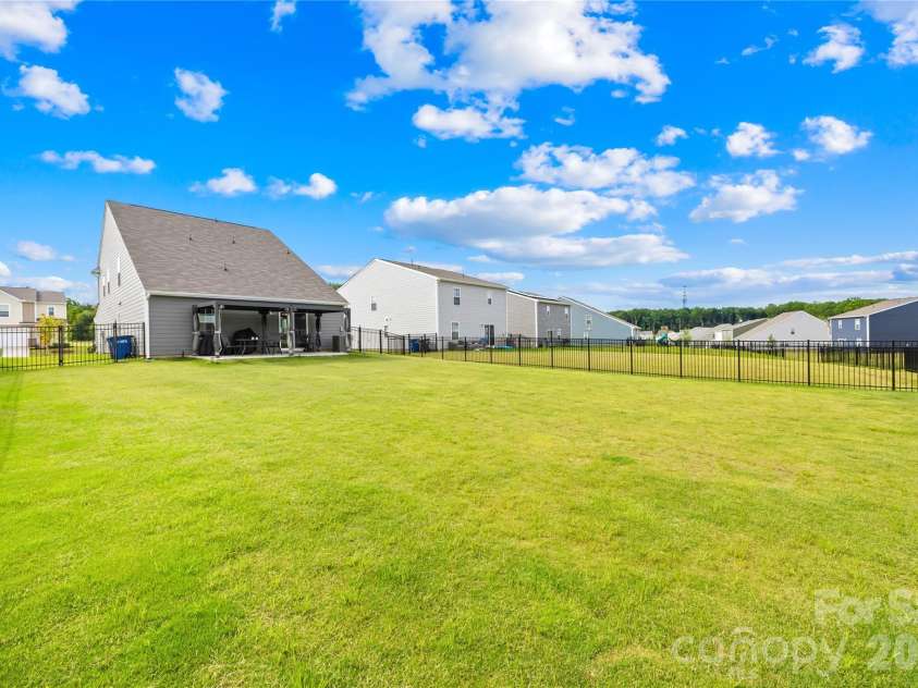 120 Hanging Rock Trail, Statesville, NC 28625.  MLS# CAR4389254, YatesRealty ID 33259. 
