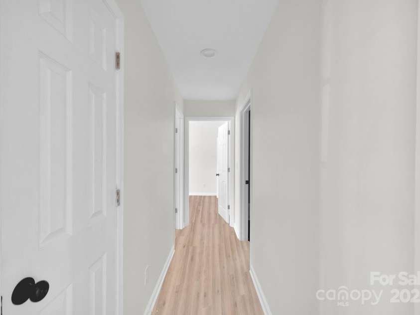 808 3rd Street, Kings Mountain, NC 28086.  MLS# CAR4286703, YatesRealty ID 3326. Hallway