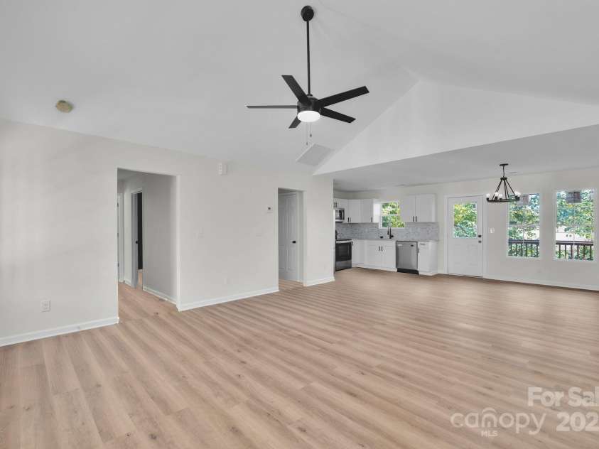 808 3rd Street, Kings Mountain, NC 28086.  MLS# CAR4286703, YatesRealty ID 3326. Modern Look