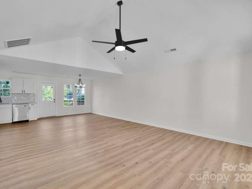 808 3rd Street, Kings Mountain, NC 28086.  MLS# CAR4286703, YatesRealty ID 3326. Open Concept