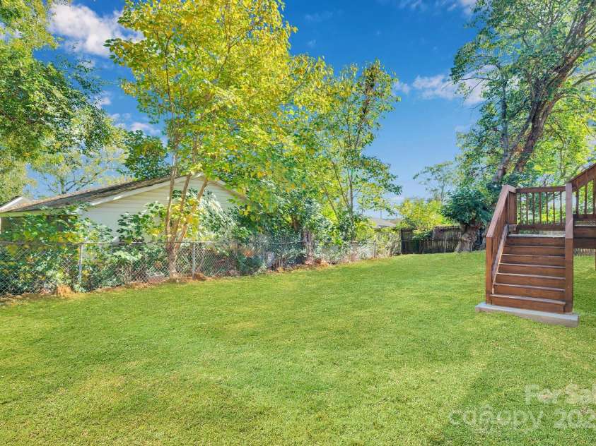 808 3rd Street, Kings Mountain, NC 28086.  MLS# CAR4286703, YatesRealty ID 3326. Yard Space