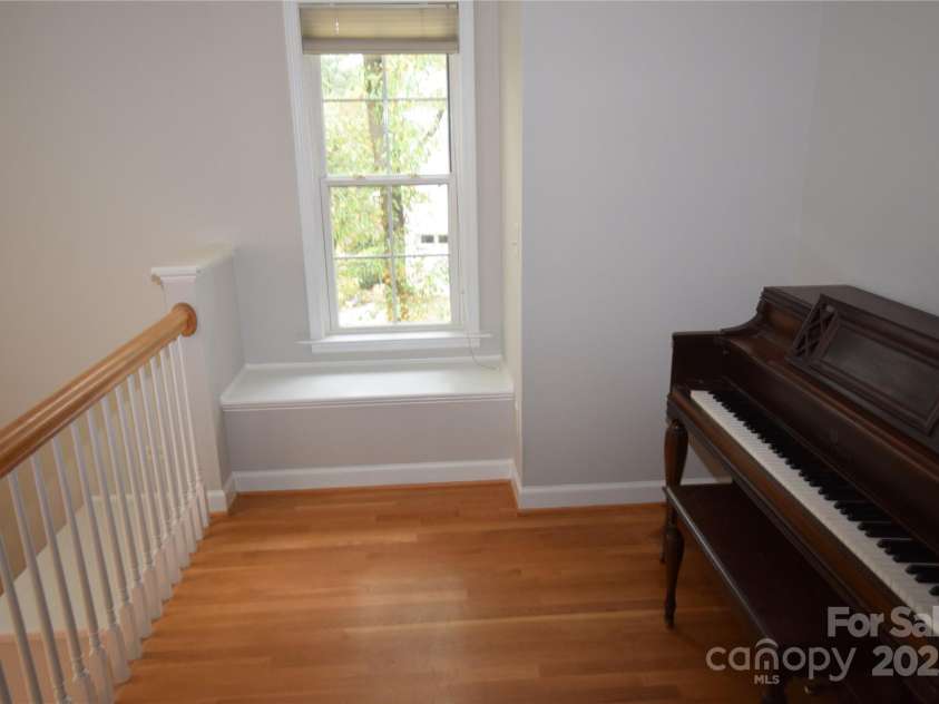 809 Pine Forest Road, Charlotte, NC 28214.  MLS# CAR4203407, YatesRealty ID 3326. Flex room