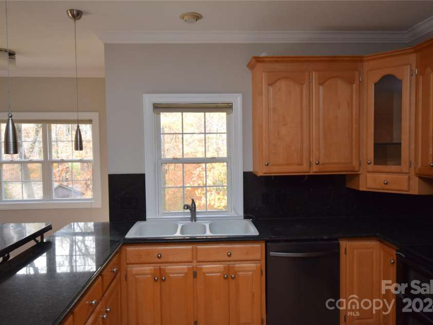 809 Pine Forest Road, Charlotte, NC 28214.  MLS# CAR4203407, YatesRealty ID 3326. Kitchen view