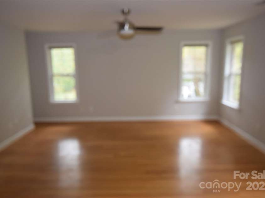 809 Pine Forest Road, Charlotte, NC 28214.  MLS# CAR4203407, YatesRealty ID 3326. Large primary bedroom 