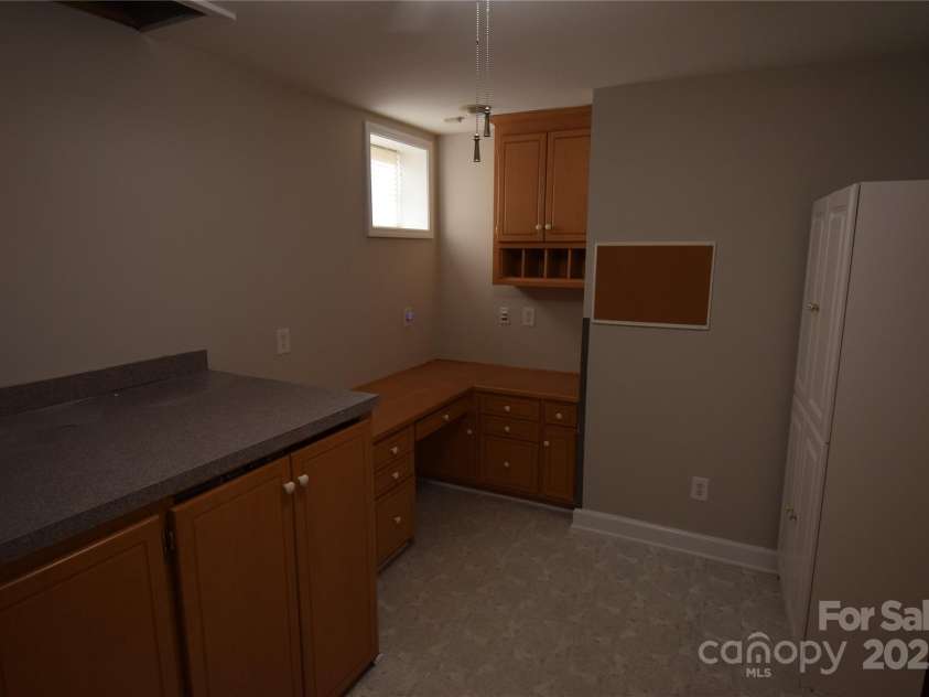 809 Pine Forest Road, Charlotte, NC 28214.  MLS# CAR4203407, YatesRealty ID 3326. Laundry room