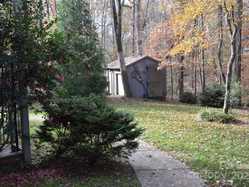 809 Pine Forest Road, Charlotte, NC 28214.  MLS# CAR4203407, YatesRealty ID 3326. Storage building.