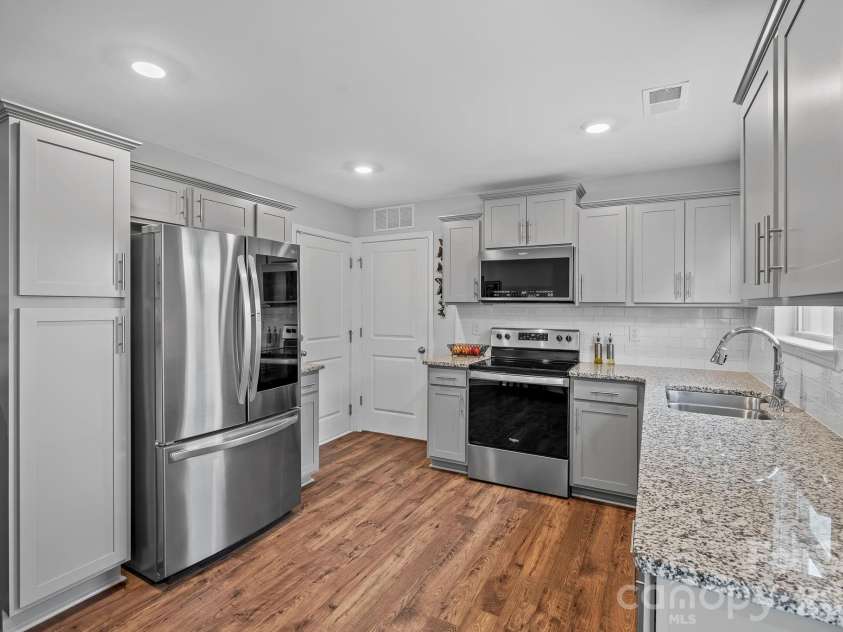 10 Benedict Lane, Weaverville, NC 28787.  MLS# CAR4396612, YatesRealty ID 33260. 
