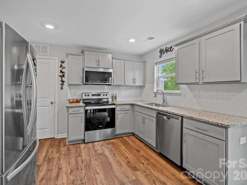 10 Benedict Lane, Weaverville, NC 28787.  MLS# CAR4396612, YatesRealty ID 33260. 