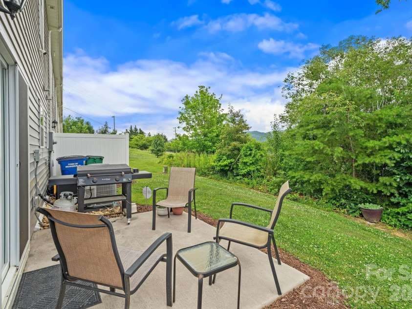 10 Benedict Lane, Weaverville, NC 28787.  MLS# CAR4396612, YatesRealty ID 33260. 
